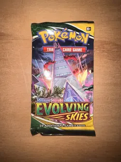Nintendo Pokemon TCG Sword & Shield Evolving Skies Booster Pack - Image 1