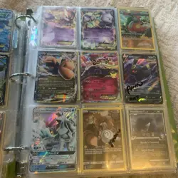album of Over 700+pokemon cards lot - Image 1