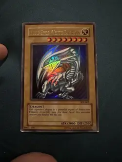 Yu-Gi-Oh Blue Eyes White Dragon Holo Card SDK-001 - Image 1