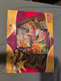 Pokemon TCG : Alakazam V Box - BRAND NEW - FACTORY SEALED CARDS 820650807480 - Image 2
