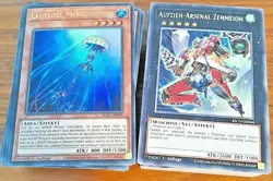 Yu-Gi-Oh 100 Karten Sammlung - Konami - Common, Rare, Super-Rare Holo Deck - Image 1