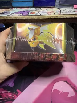 Pokemon TCG: Hidden Fates Tin (charizard) 820650804816 - Image 3