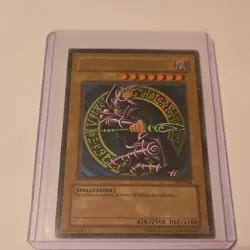 Konami Dark Magician SDY-006 Starter Deck: Yugi Unlimited Ultra Rare Yu-Gi-Oh! - Image 1