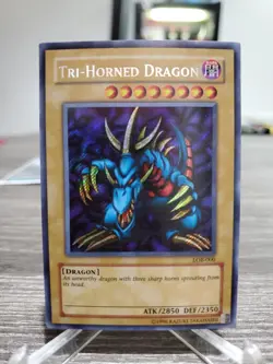 Yugioh Tri-Horned Dragon LOB-000 Secret Rare Old Print Lp - Image 1