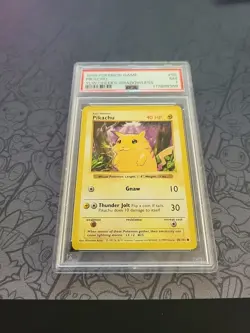 Pokemon: Pikachu Shadowless Yellow Cheeks #58/102 Base Set 1999 - PSA 7 - E90 - Image 3
