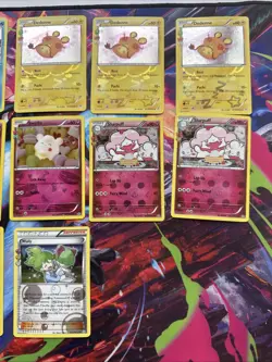 Lot of 22 Radiant Collection Pokemon TCG Trading Cards Holo Flareon Gardevoir - Image 4