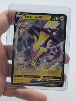 Toxtricity v 070/192 Pokemon Swsh02: Rebel Clash Ultra Rare Holo Card - Image 1