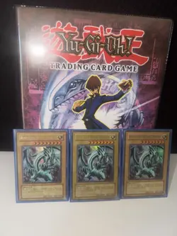 Yu-Gi-Oh Blue-Eyes White Dragon Ultra LOB-001 Unlimited Original 1996 Set Of 3 - Image 1
