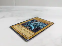 Yugioh Blue Eyes White Dragon SKE-001 TCG Card - Image 2