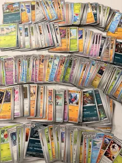 Pokemon TCG Trading Cards Collection 600+ Bulk Lot 636996769661 - Image 1