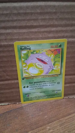 Pokemon TCG Koffing 1st Edition Base Set 51/102 Italian Version Near Mint - Image 3