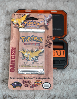 34.31g Pokemon Fossil Booster Blister Pack Zapdos Artwork 1999 WOTC Sealed - Image 1