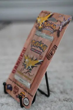 34.31g Pokemon Fossil Booster Blister Pack Zapdos Artwork 1999 WOTC Sealed - Image 4