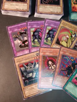 Yu-GI-Oh! Portuguese Legend Of Blue Eyes 1st Ed 228 Card Commons Rares LP-MP - Image 2
