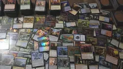 1000+ Magic the Gathering MTG Card Lot with Case and Dragon Shield Sleeve - Image 4