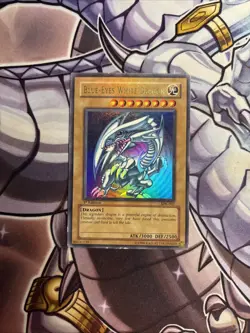 Yu-Gi-Oh! Blue Eyes White Dragon SDK-001 1st Edition MP/HP (WNU) - Image 1