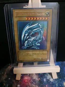 Yugioh Blue-eyes White Dragon SDK-001 Unlimited Lightly Played - Image 1