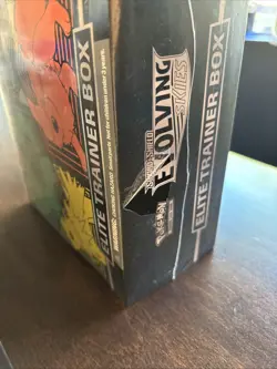 Pokemon Evolving Skies Sword Shield Elite Trainer Box ETB Set Damaged + Sealed - Image 3