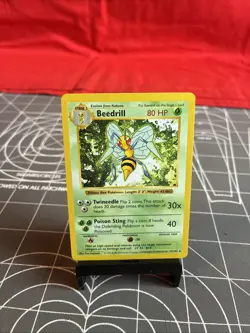 Vintage 1999 Pokemon Shadowless Beedrill 17/102 Card NM - Image 1