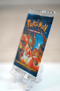 Pokemon TCG Base Set Unlimited Booster Pack Charizard Art WOTC Sealed - Image 3