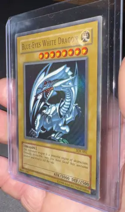 Yu-Gi-Oh! TCG Blue-Eyes White Dragon SDK-001 Ultra Rare Unlimited Damaged - Image 2