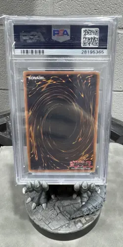 Dark Magician SYE-001 Starter Deck Yugi PSA 9 Mint - Image 2