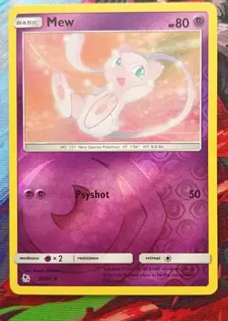 POKEMON MEW 32/68 REVERSE HOLO RARE HIDDEN FATES NM - Image 1