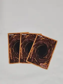 YUGIOH BLUE-EYES WHITE DRAGON LC01-EN004 ULTRA X3 Playset NM - Image 2