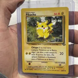 Pokemon TCG Pikachu 60/64 Jungle Red Cheeks Spanish Card Pokemon Vintage LP+ Vtg - Image 2