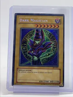 DARK MAGICIAN 2004 YU-GI-OH! BOOSTER TINS SECRET RARE Q5677 - Image 1