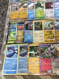 LOT 500+ POKEMON CARDS with 40+ FOILS & JAPANESE CARDS CLEAN+ 2023+ - Image 2