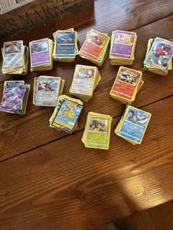 Pokemon Bulk Lot 1300+ Common Uncommon Cards,Reverse Holo,and more +accessories - Image 1