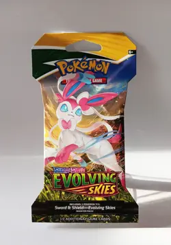 Pokemon TCG: Sword & Shield - Evolving Skies Sleeved Booster Pack 820650808784 - Image 1