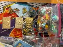 Vintage & Modern Pokemon Accessories Toys Manuals Gold Cards Charizard - Image 5