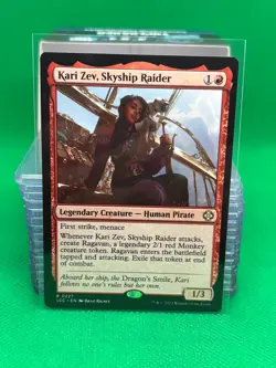 MTG - KARI ZEV, SKYSHIP RAIDER - Caverns of Ixalan Com (R) - Image 1