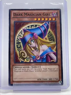 DARK MAGICIAN GIRL 2013 YU-GI-OH! STARTER DECK ULTRA RARE Q5677 - Image 1
