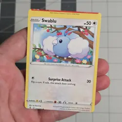 Swablu Miscut Error Evolving Skies Pokemon Card 132/203 Near Mint - Image 1