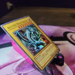 YUGIOH • BLUE-EYES WHITE DRAGON • SUPER RARE • SKE-001 - Image 3