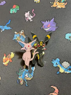Umbreon Espeon Sleeves Mini Figure & Pin Pokemon Prismatic Evolutions Collection - Image 4
