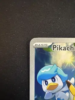 Pikachu 27 Holo Pokemon TCG Karmesin & Purpur Black Star Promos SVP 2023 NM DE - Image 4