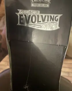Pokemon - Evolving Skies Elite Trainer Box ETB SEALED - Image 4