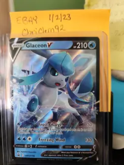 Pokemon TCG Glaceon V SWSH Black Star Promos SWSH196 Holo Promo - Image 1