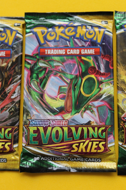 POKEMON SWORD AND SHIELD EVOLVING SKIES 4 PACKS SEALED - Image 4
