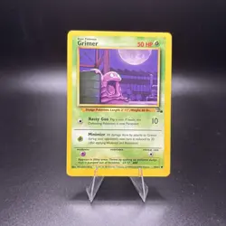 GRIMER 48/62 - FOSSIL - WOTC POKEMON CARD - Partial CENTERING DOT ERROR - Image 1