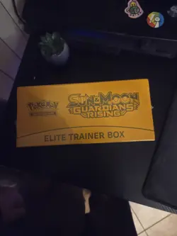 Pokemon TCG: Sun & Moon Guardians Rising Elite Trainer Box nuovo sigillato - Image 5