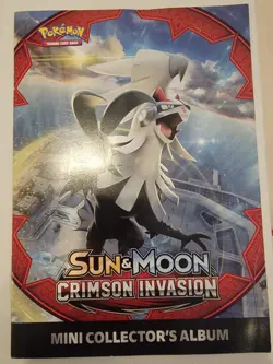 CRIMSON INVASION COLLECTOR'S ALBUM + Sealed Toys r Us Jangmo-o 75/111 HOLO Card - Image 1