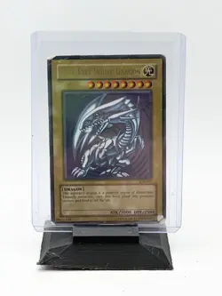 Blue Eyes White Dragon SDK-001 Heavily Played/Damaged - Image 1