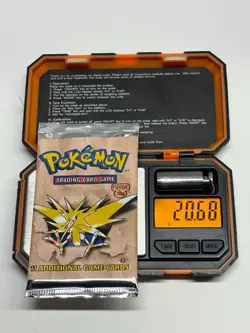 1999 Pokemon Fossil 1st Edition Zapdos Artwork Booster Pack 20.68 Grams - Image 1