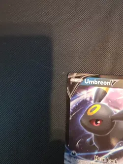 Umbreon v SWSH203 Sword & Shield Promo Card Holo - Image 5