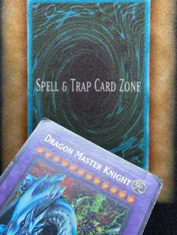 Yugioh Dragon Master Knight UE02-EN001 Ultra Rare Limited Edition DAMAGED - Image 2